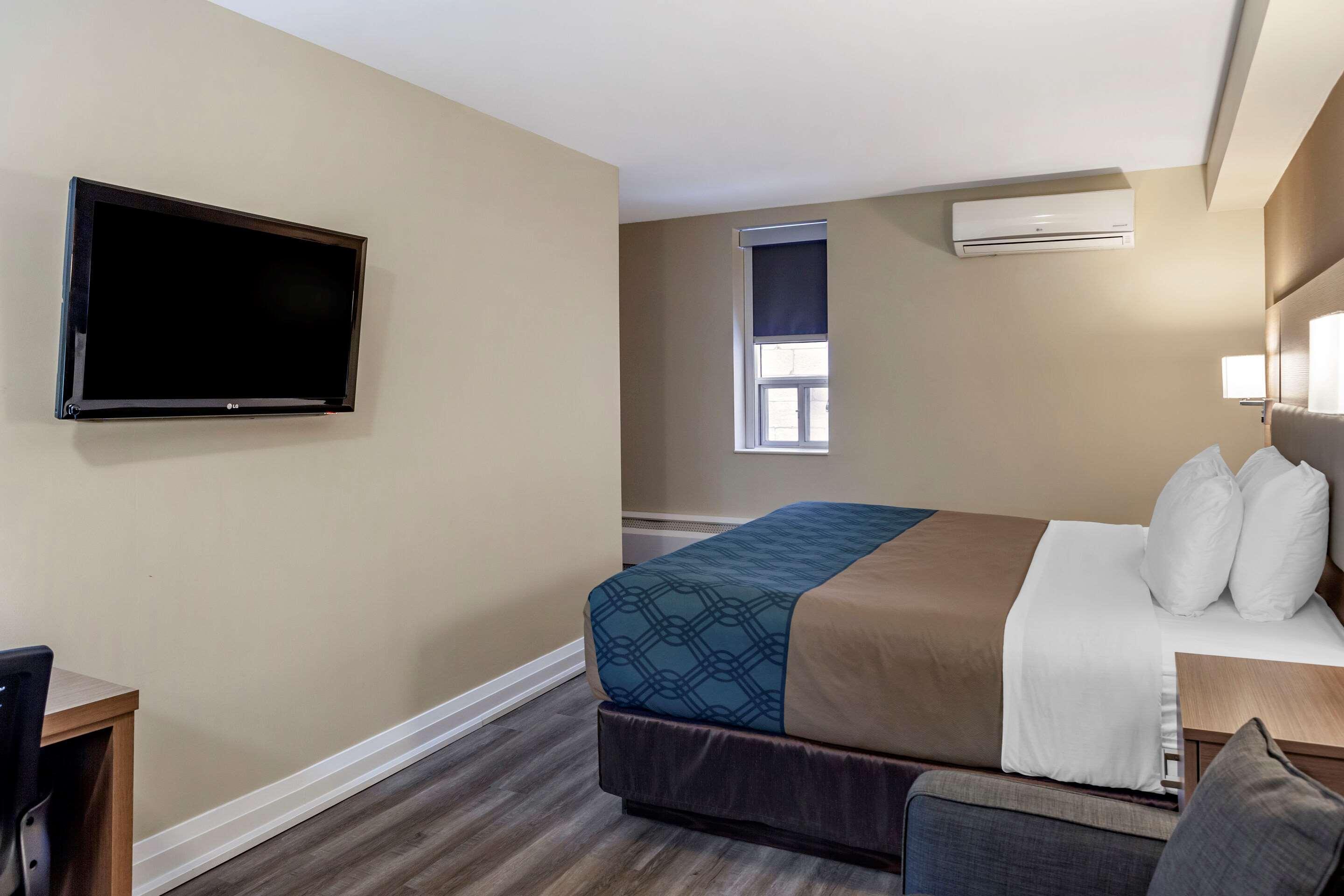 Econo Lodge Inn & Suites Downtown Торонто Экстерьер фото